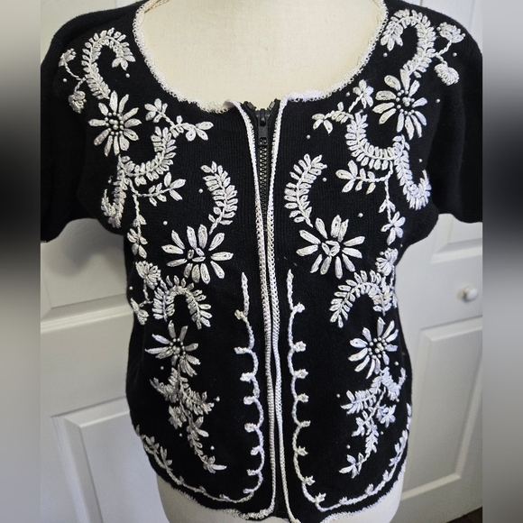 Vintage Y2K black and white Worthingon embroidered beaded short sleeved cardigan - Picture 5 of 6